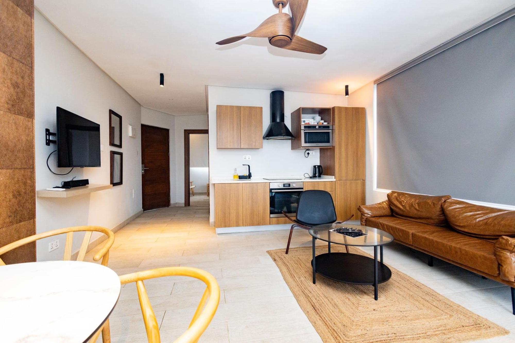 Serenity Terraces Beach, Hotel - Kokrobite ภายนอก รูปภาพ