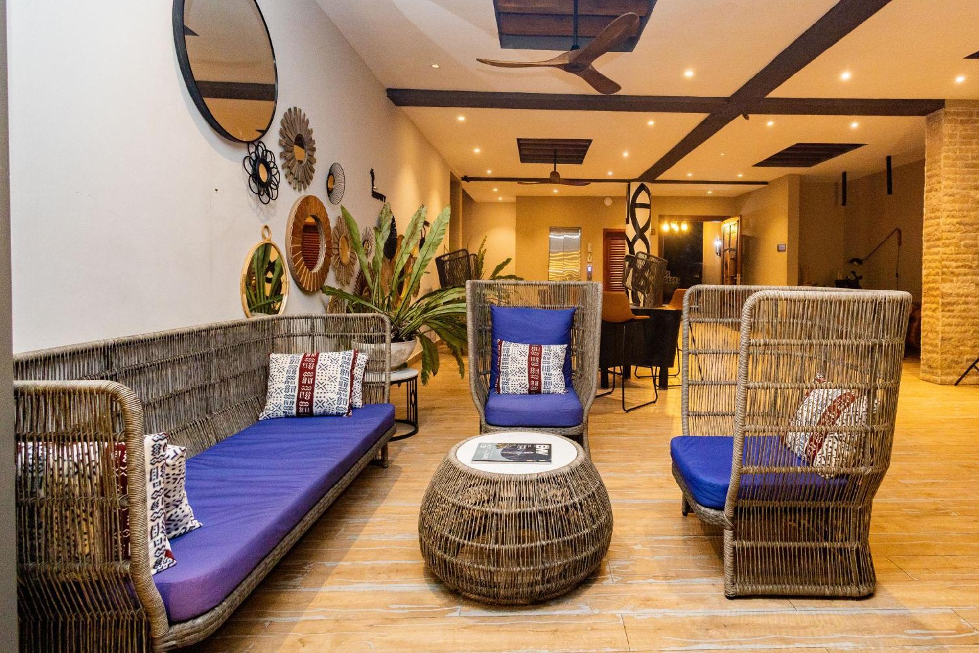 Serenity Terraces Beach, Hotel - Kokrobite ภายนอก รูปภาพ