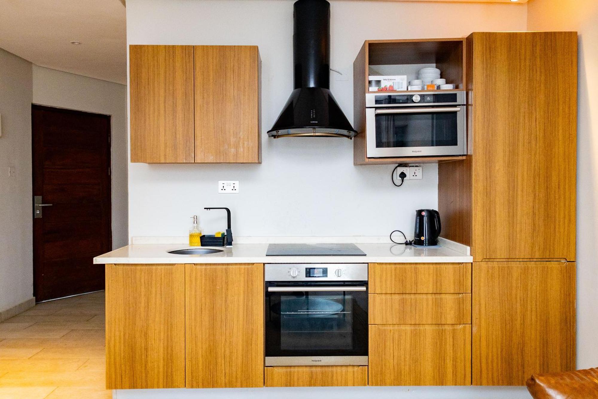 Serenity Terraces Beach, Hotel - Kokrobite ภายนอก รูปภาพ